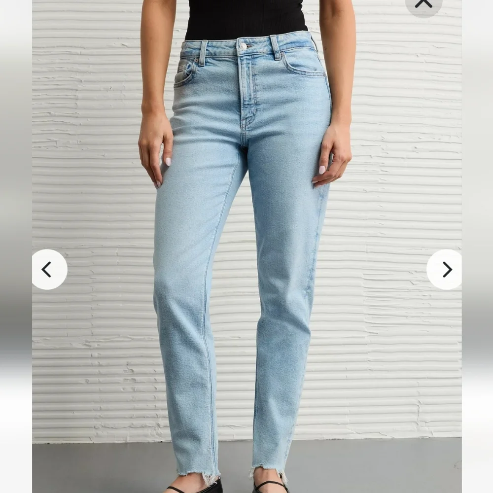 American Eagle Super High Rise Skylight Stretch Mom Jeans Size 00 Short - Picture 1 of 10